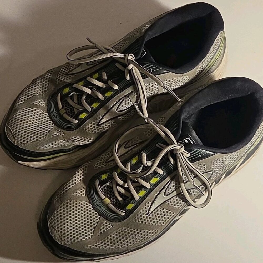 Brooks Dyad 8 Running Shoes Sneakers Men's Size 11.5 D Black/Green